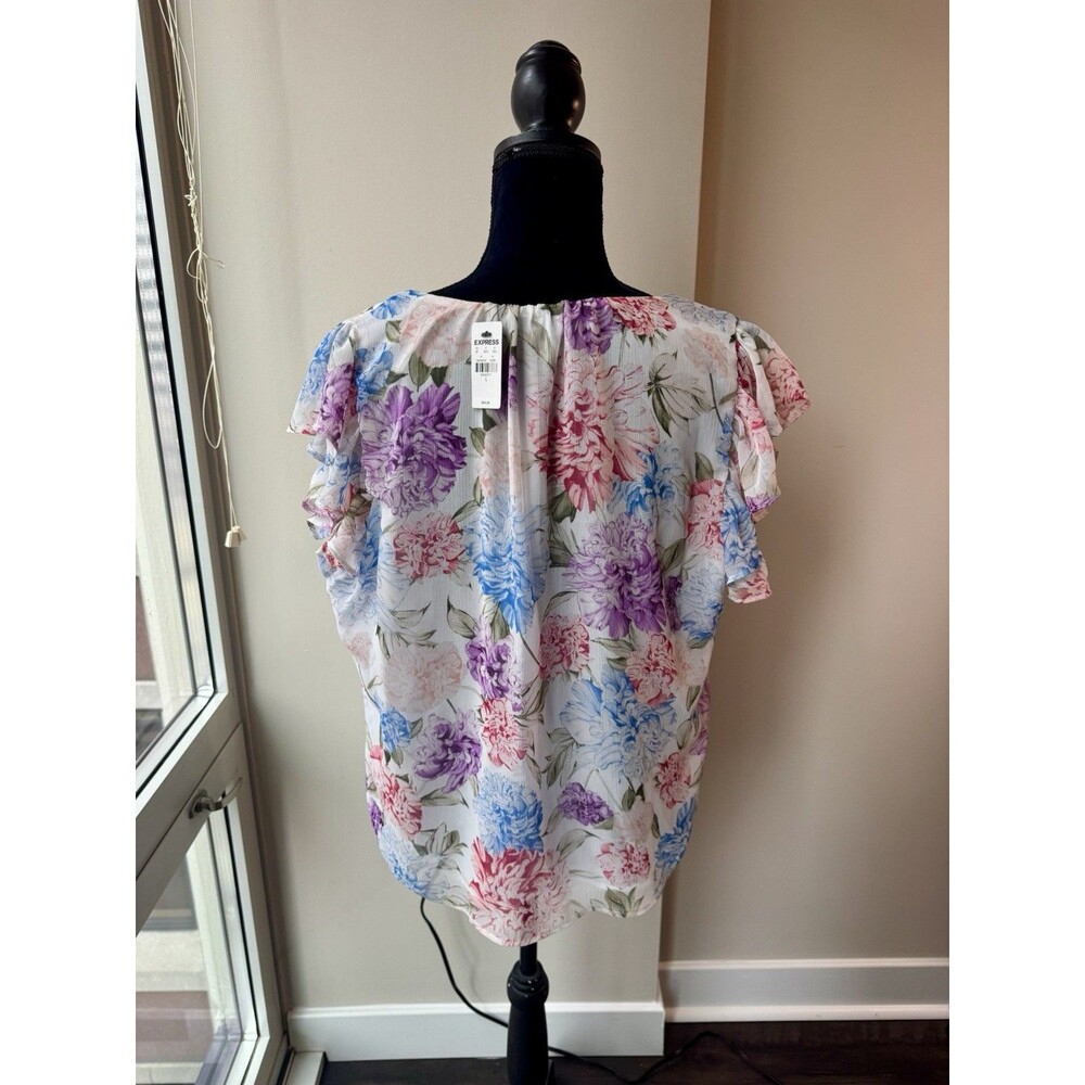 Express White Floral V-Neck Flutter Sleeve Blouse Size Large NWT! - Picture 4 of 6